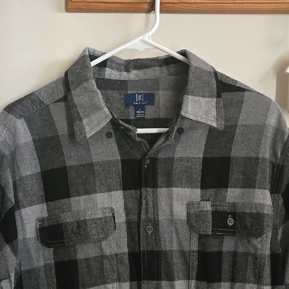 Men's Black and Gray Checkered Shirt - Picture 2 of 7